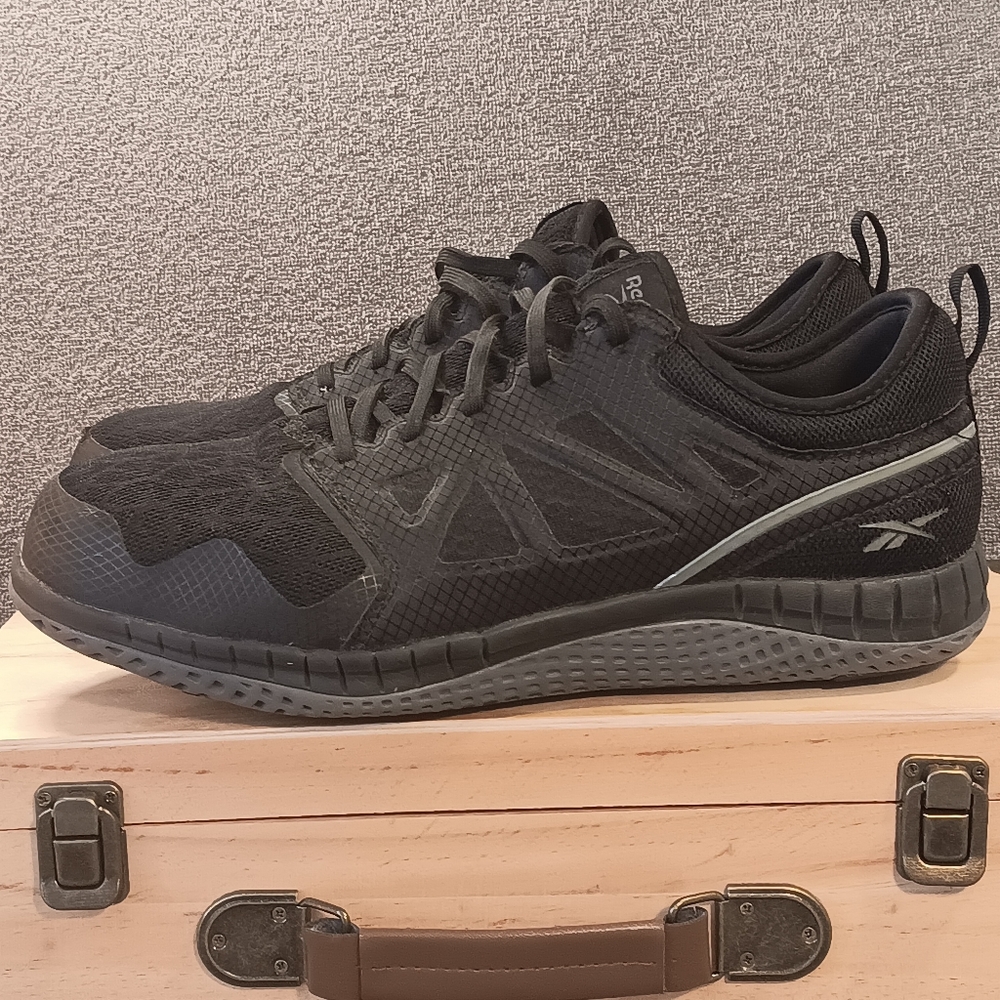 Reebok Men's Steel Toe Work Safety Shoes, Size 9.5